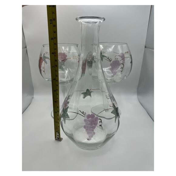 Vintage Grape Motif Wine Decanter with 2 Matching Goblets Glass Set - Picture 11 of 13